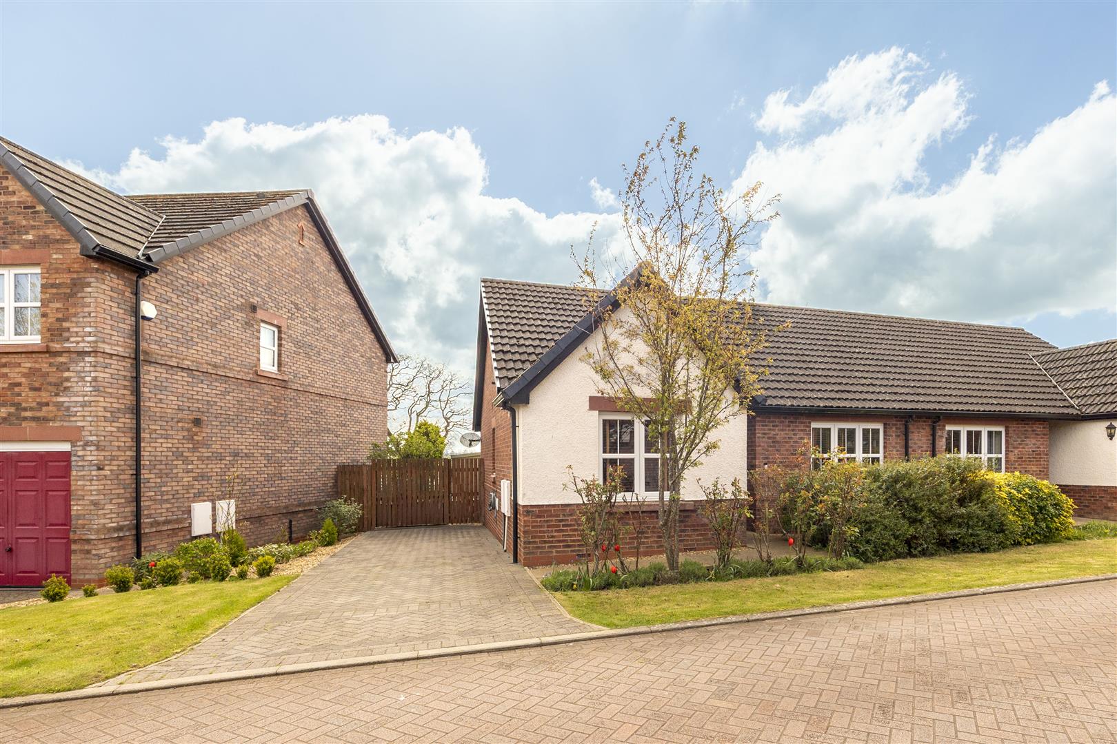 8 Clifton Hill Gardens Front